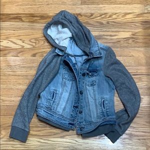 American Eagle jean jacket with fabric sleeves